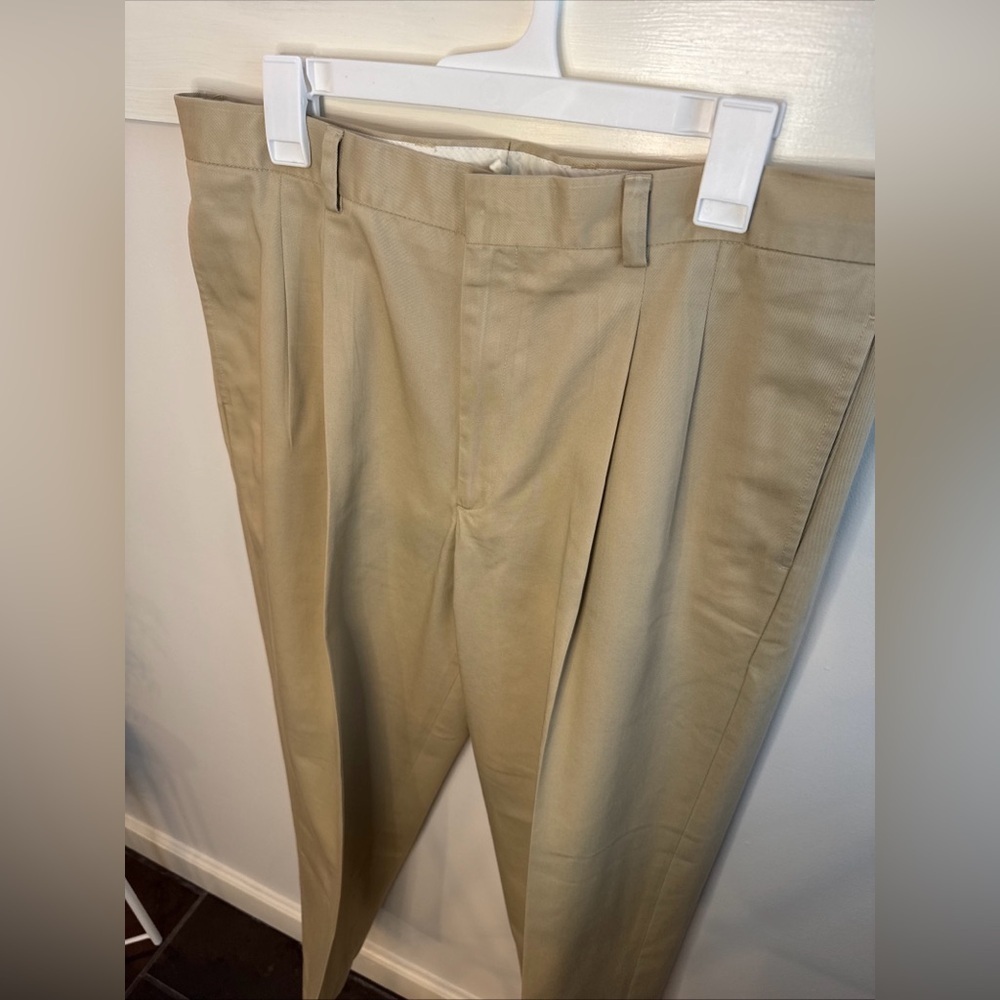 L.L. Bean Men's Pleated Dress Pants Khaki Beige Size 36x31 Classic Slacks Cotton - Picture 6 of 8